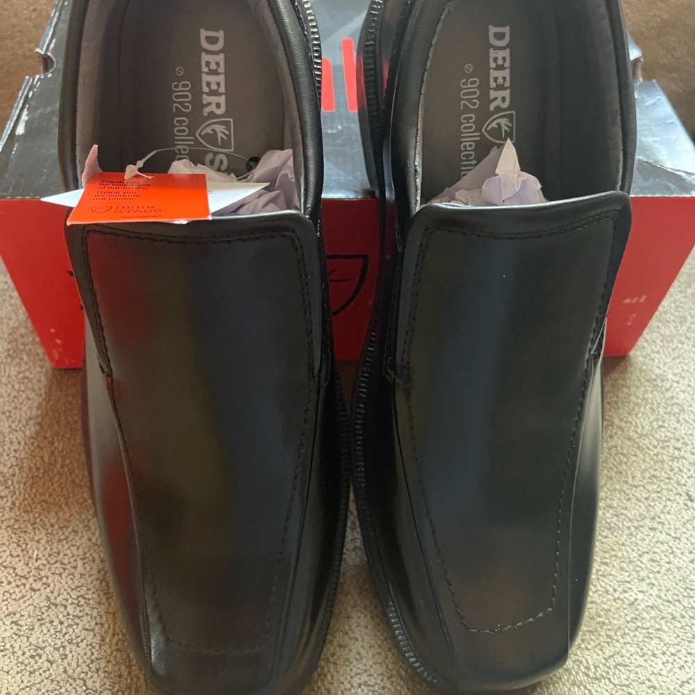 Men’s. Dress shoes. 10W. NWT. Black. Slip on. Light. Never worn. Deer Stags.